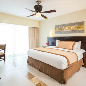 BlueBay Grand Esmeralda 4